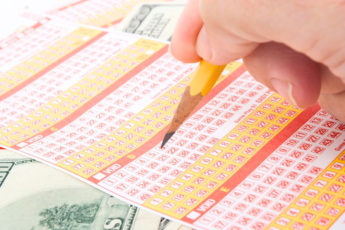 Il remporte 22 millions au Loto