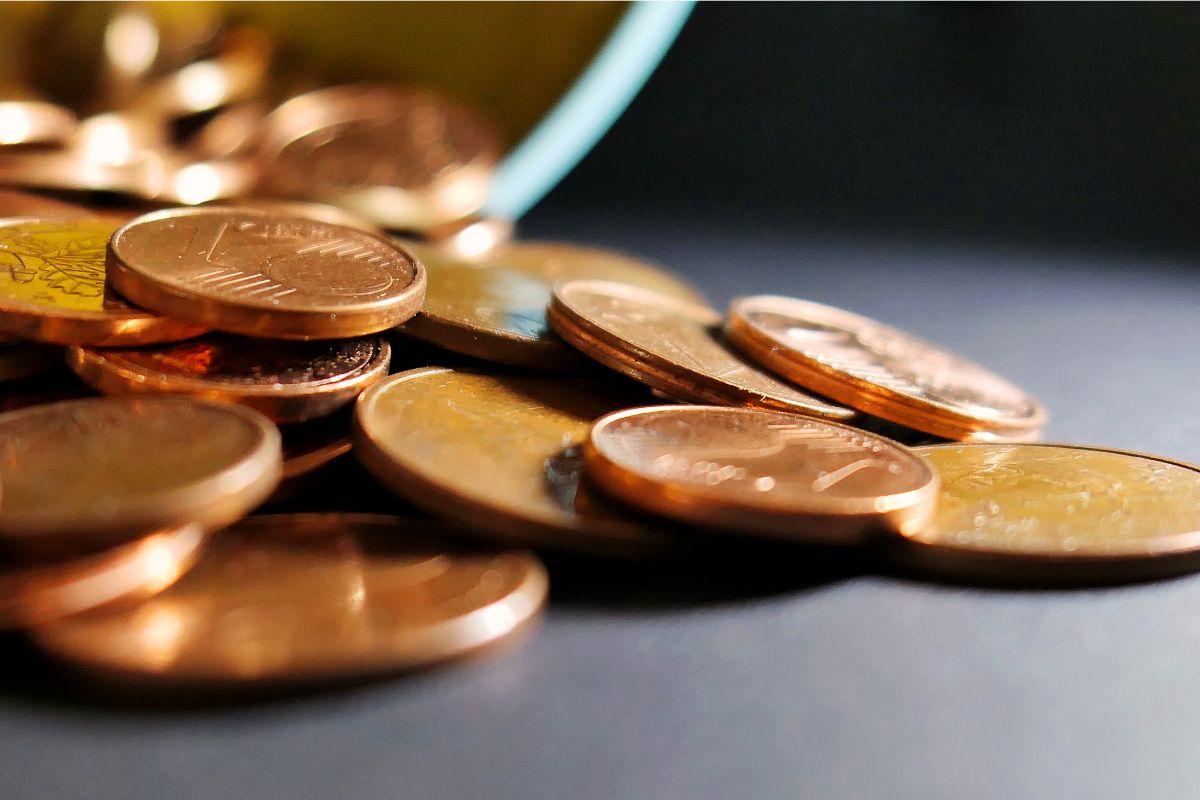 Il colle 315 € de pièces au sol de sa cuisine