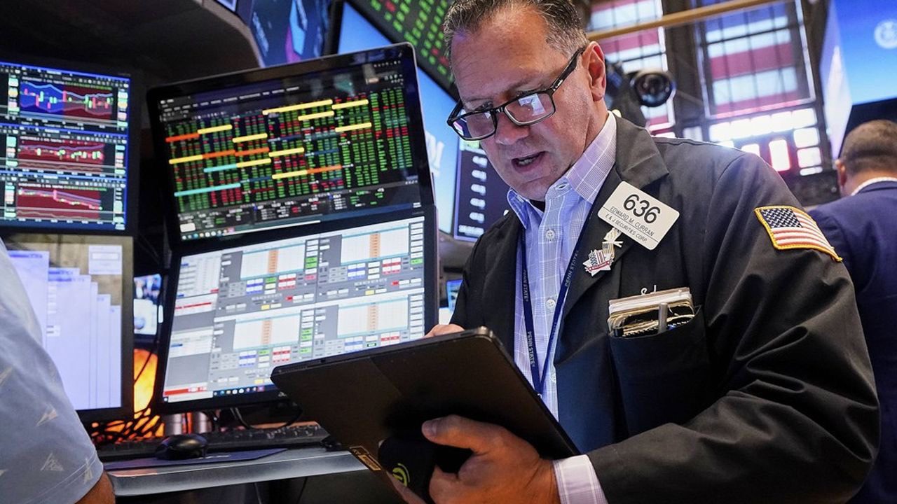 cac-40-lindice-parisien-recule-sous-le-poids-des-pertes-annoncees-par-stellantis