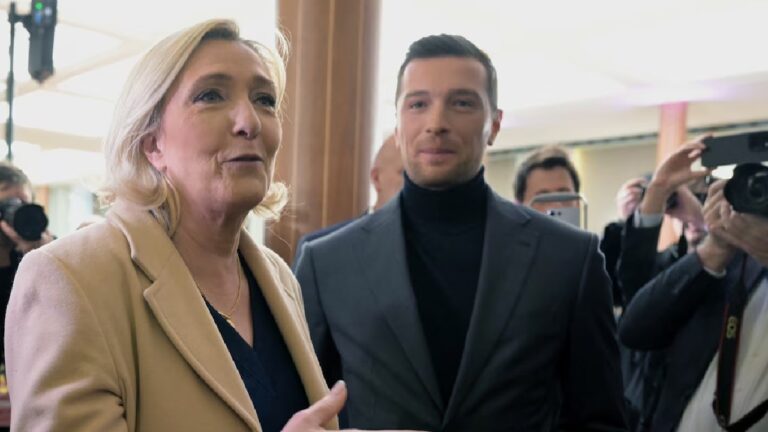 le-rassemblement-national-mise-sur-le-bitcoin-quand-lextreme-droite-courtise-la-crypto