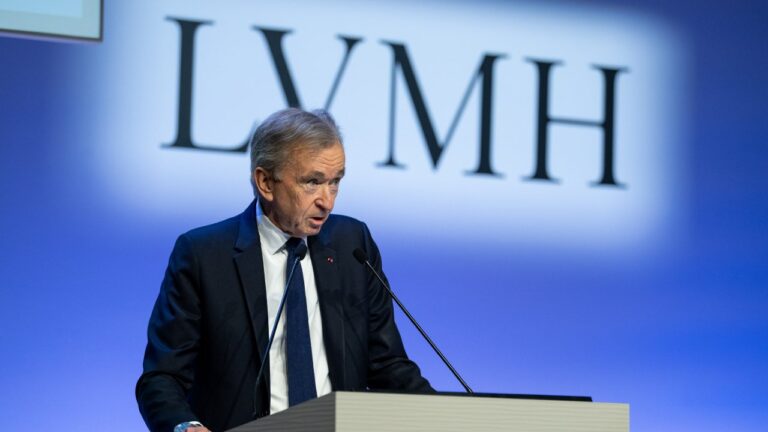 lvmh-le-benefice-seffrite-de-22-au-premier-semestre-plombe-par-la-chute-des-ventes-mode-et-maroquinerie