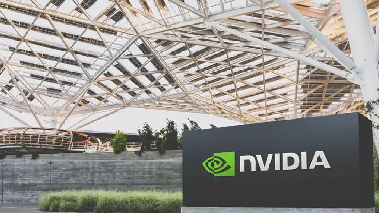 nvidia-devient-la-premiere-entreprise-a-franchir-les-4-000-milliards-de-dollars-de-capitalisation