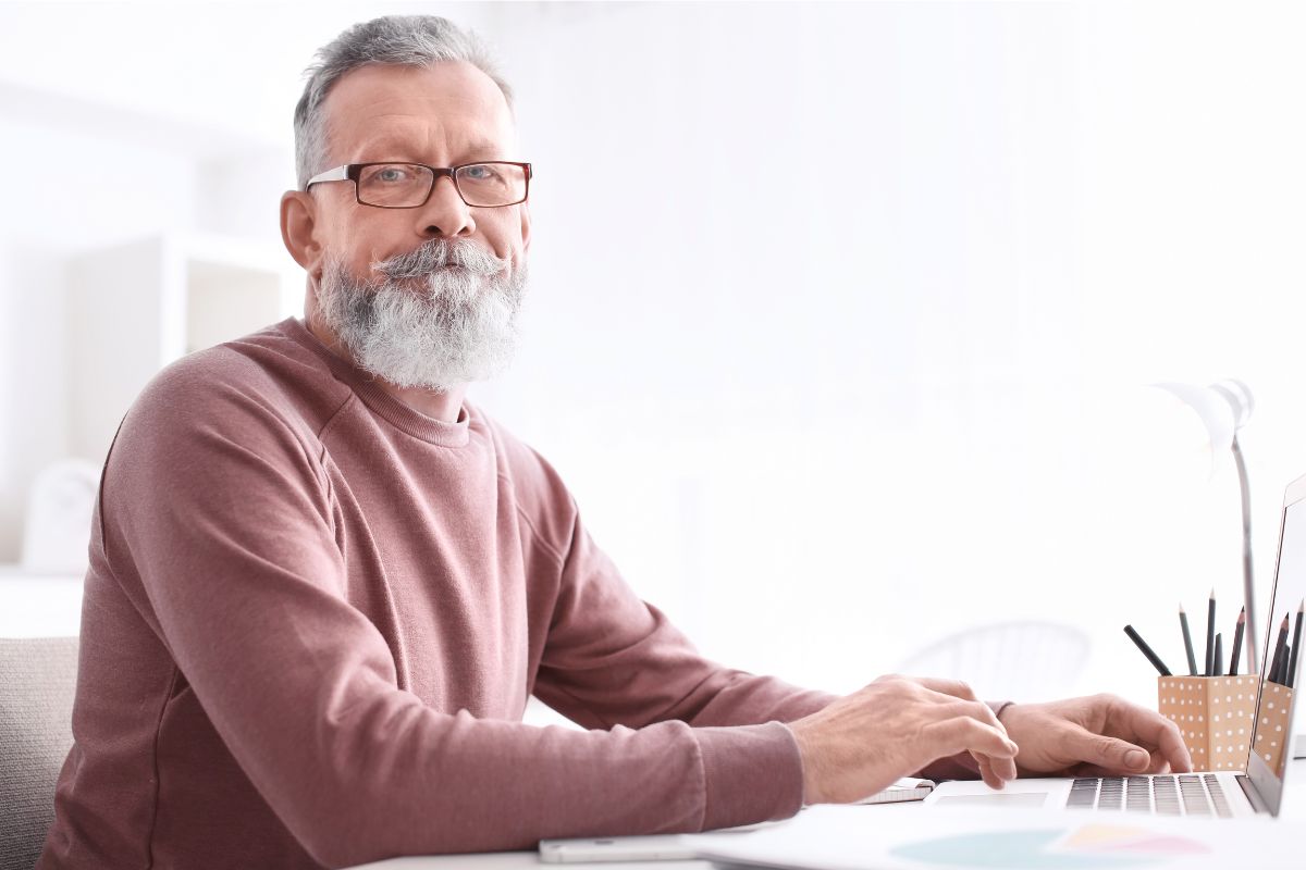 À 100 ans, il travaille encore dans la même entreprise