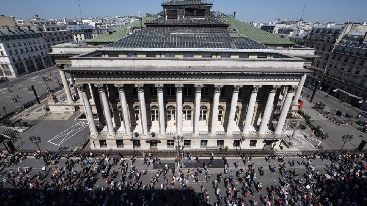 cac-40-la-bourse-de-paris-senvole-sur-fond-despoirs-dun-cessez-le-feu-en-ukraine