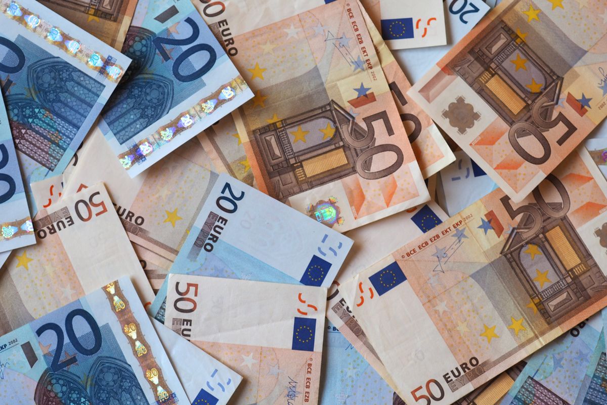 Une étudiante reçoit 900 000 € par erreur