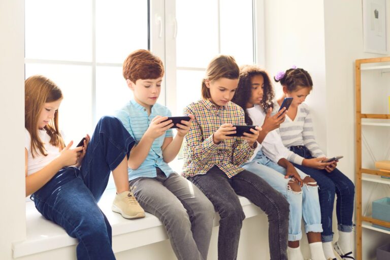 Génération Alpha avec des enseignants tirent la sonnette d’alarme sur leur comportement