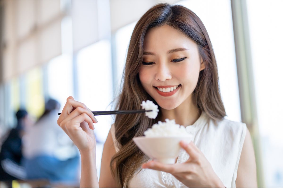 Les Japonais mangent du riz trois fois par jour voici ce qui les empêche de grossir