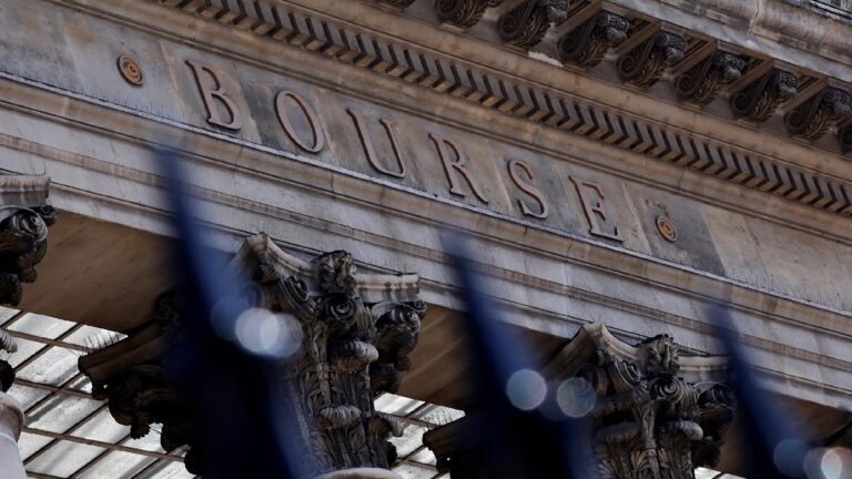 mefiez-vous-de-larnaque-boursiere-de-la-bouilloire-des-messages-prives-poussent-a-lachat-massif-dactions