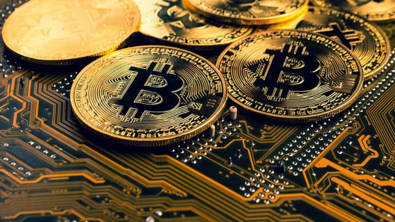 bitcoin-rechute-sous-les-122-000-apres-16-de-hausse-les-altcoins-trinquent-mais-le-rebond-se-dessine