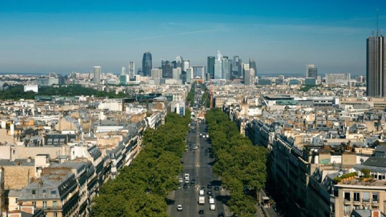 cac-40-la-suspension-de-la-reforme-des-retraites-annoncee-par-lecornu-aide-lindice-a-limiter-ses-pertes