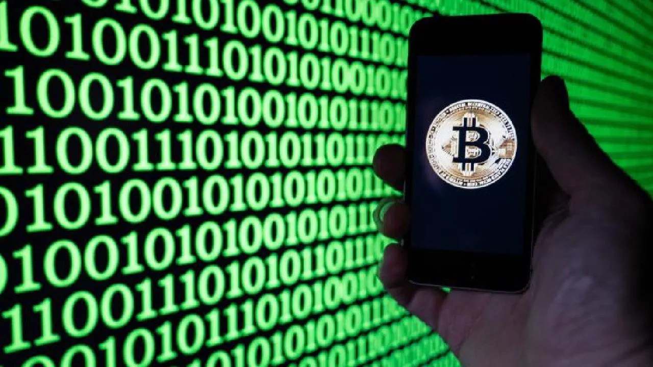 chute-du-bitcoin-des-entreprises-fragilisees-par-leurs-paris-risques