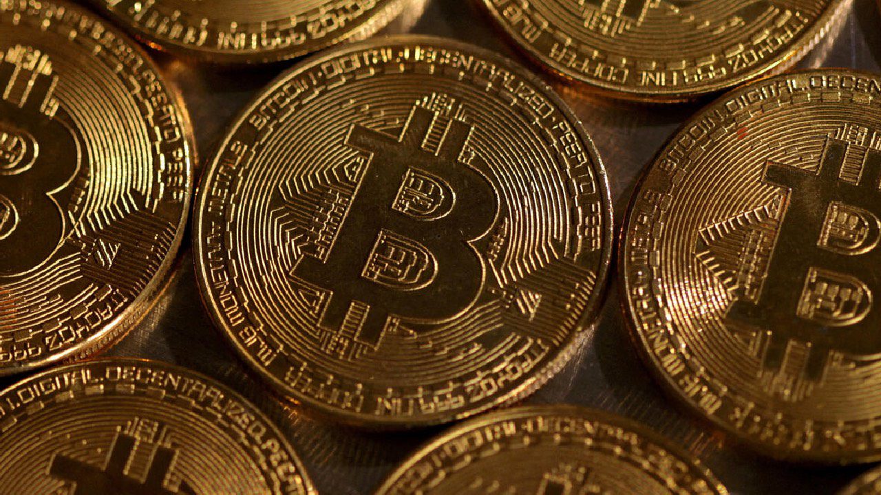 le-cro-bondit-de-10-avec-larrivee-dedward-adlard-chez-cronos-labs-bitcoin-franchit-les-90-000